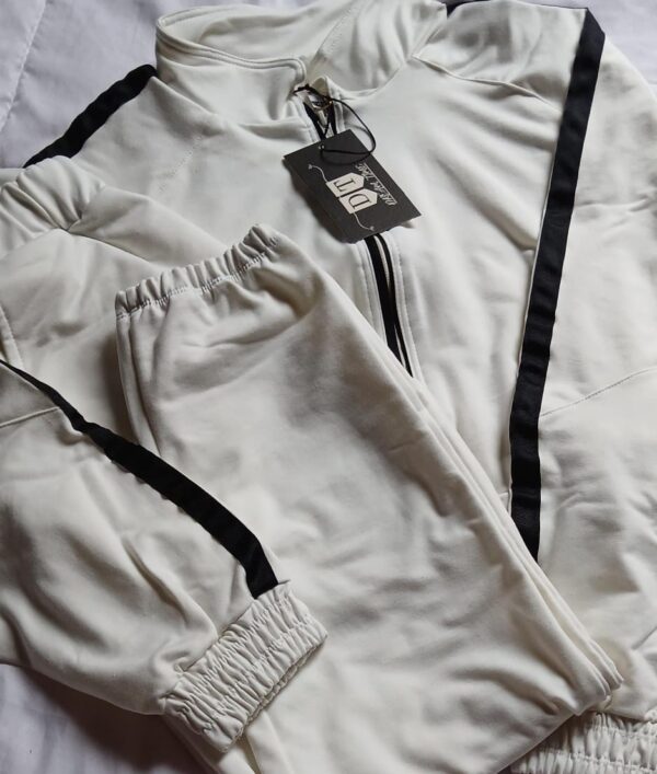 CONJUNTO BLANCO Conjunto Jogger Chaqueta