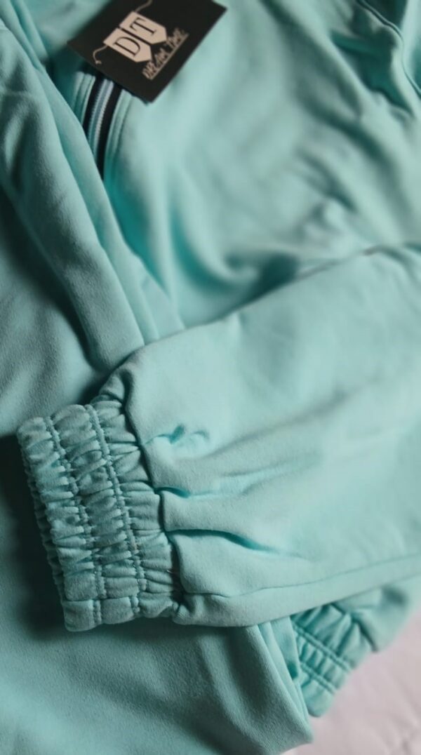 CONJUNTO JOGGER CHAQUETA VERDEE MENTA PUÑO Conjunto Jogger Chaqueta