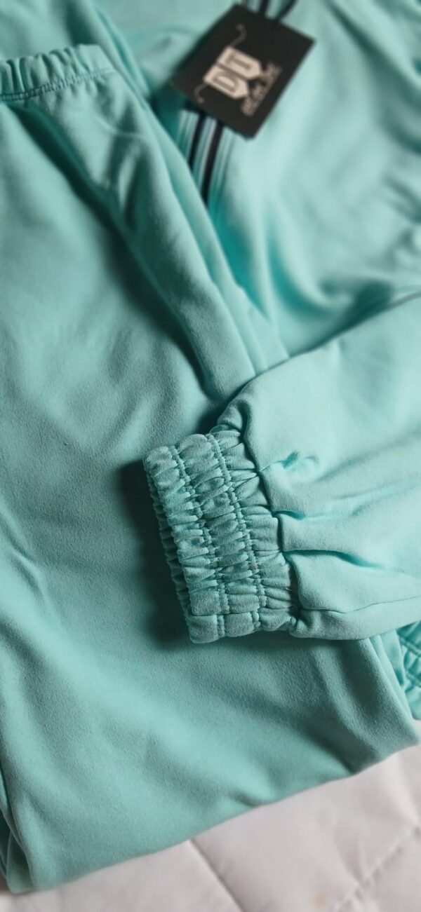 JOGGER CHAQUETA VERDE MENTA ZOOM Conjunto Jogger Chaqueta